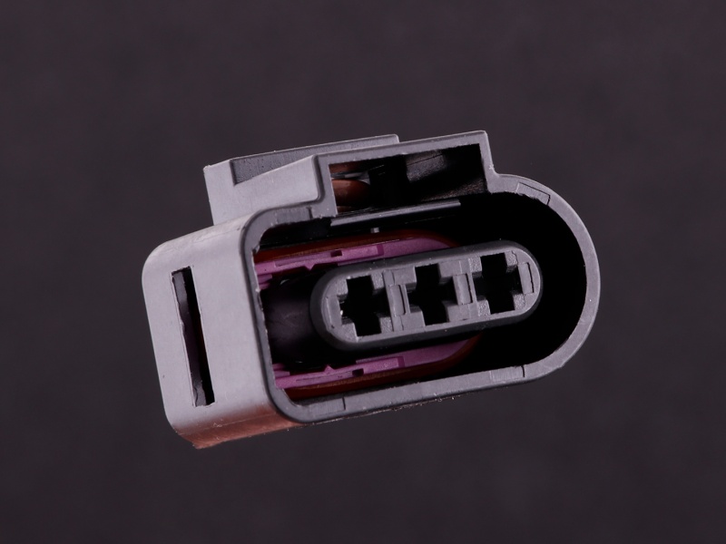 Connector 3-way socket housing VAG