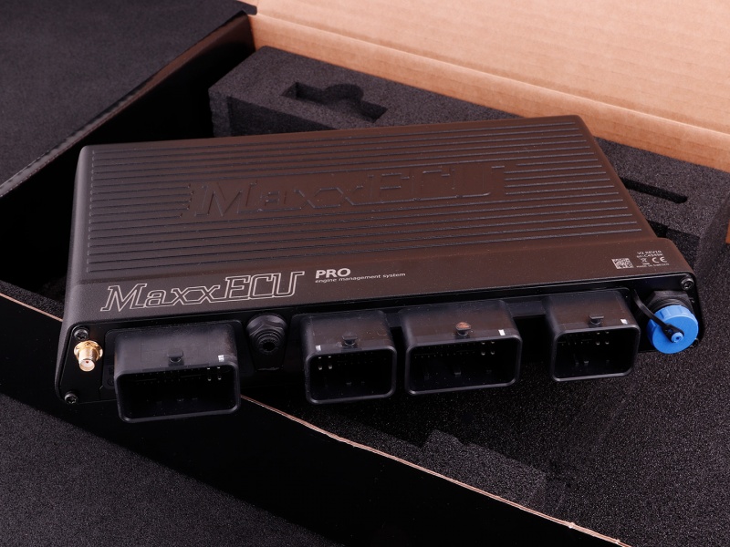 MaxxECU PRO unit with no accessories in box