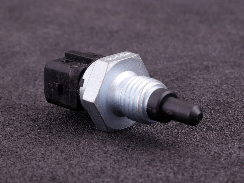 Intake temperature sensor (IAT) M12 (NTC)